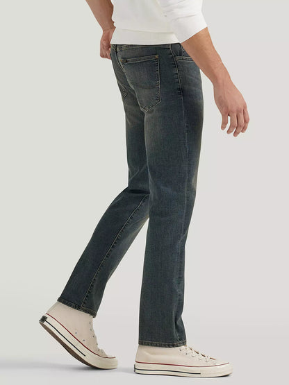 Men's Extreme Motion Straight Fit Tapered Leg Jean