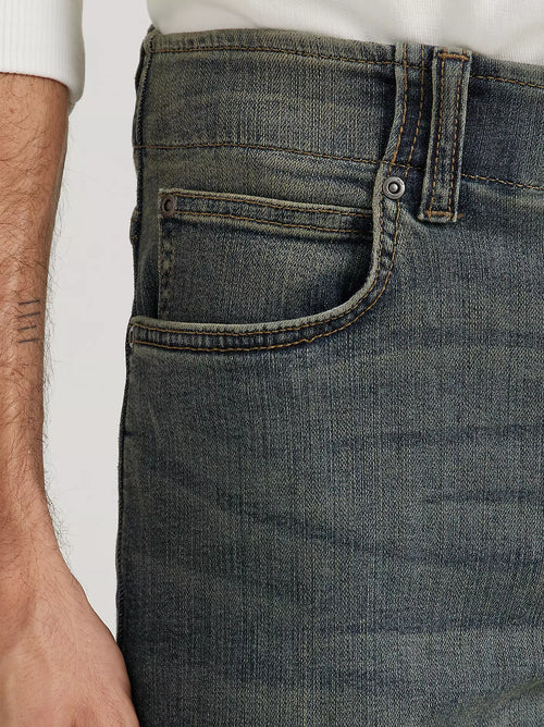 Men's Extreme Motion Straight Fit Tapered Leg Jean